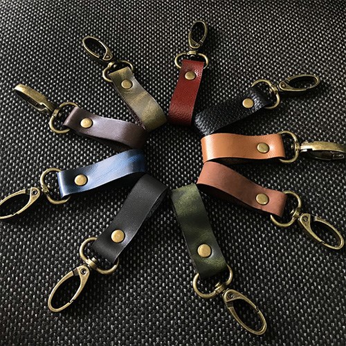 “Bỏ túi” Cách làm móc khóa da handmade đơn giản tại nhà