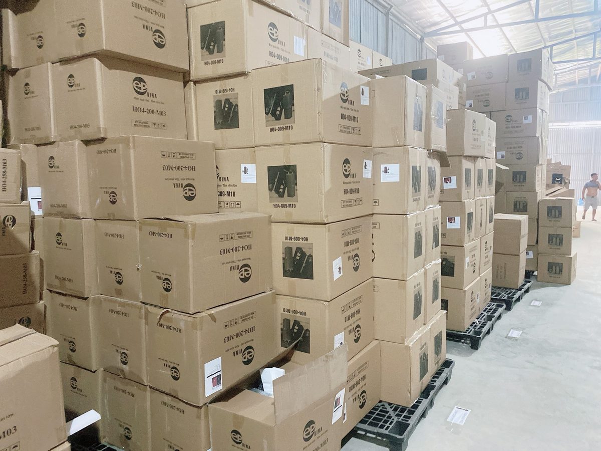 Kho thùng hàng xếp cao tại EPVINA