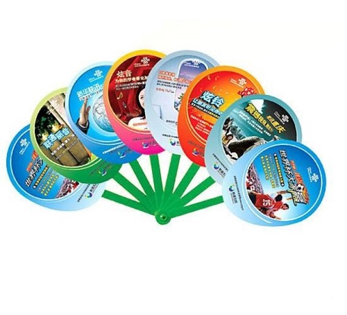 Quạt nhựa quà tặng quảng cáo được ưa chuộng nhất hiện nay